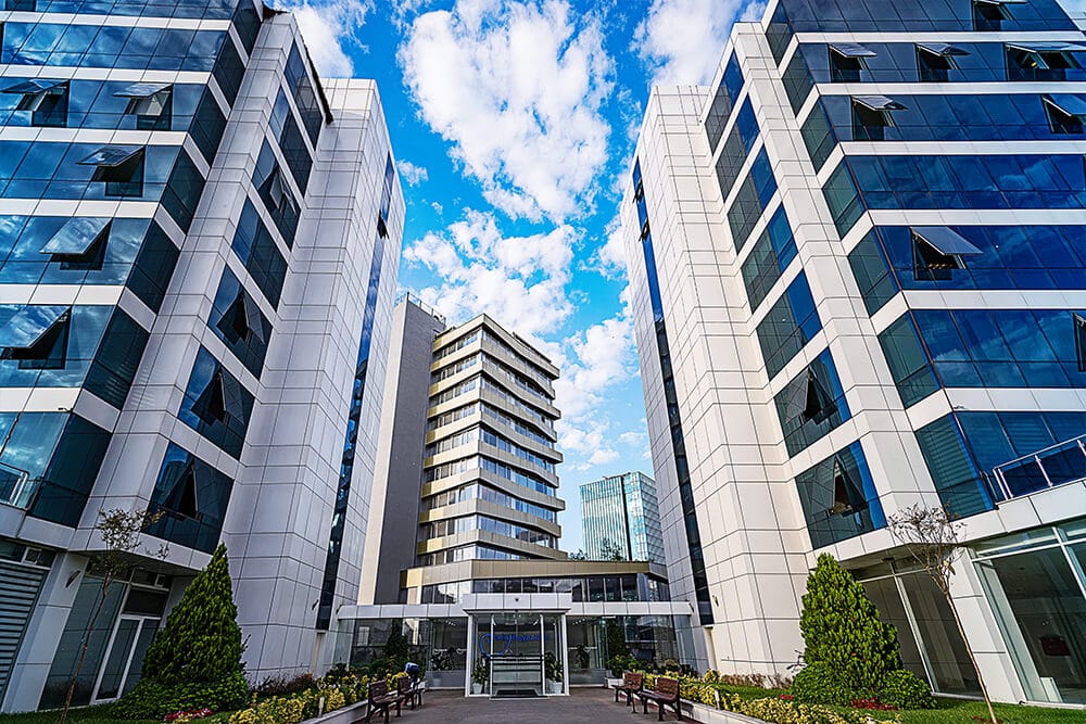 Helis Beyaz Ofis bina girişi